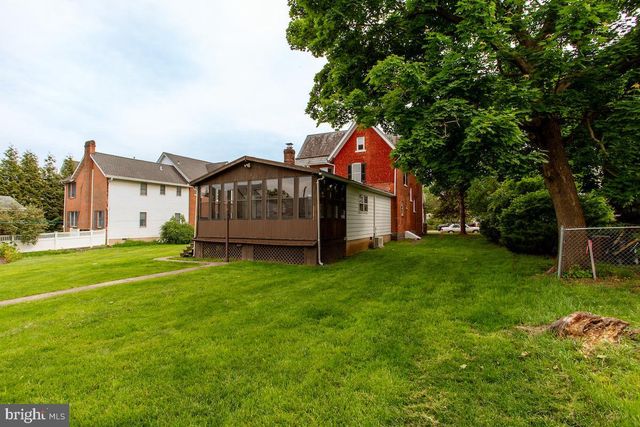 813 JUNIPER ST, Quakertown, PA 18951
