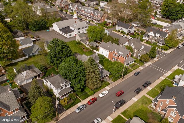 813 JUNIPER ST, Quakertown, PA 18951
