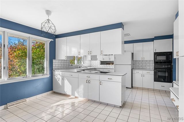 40 Tristan Lane, Amherst, NY 14221