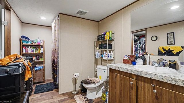 645 Avenue K, Lexington, NC 27292