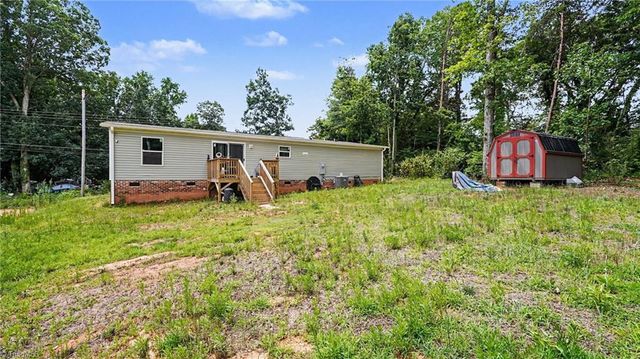 645 Avenue K, Lexington, NC 27292