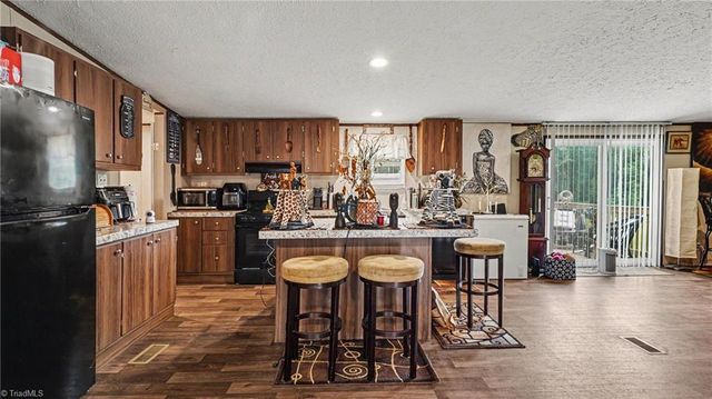 645 Avenue K, Lexington, NC 27292