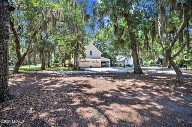 106 Coosaw Club Drive, Beaufort, SC 29907