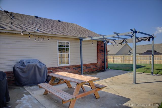 618 S Shawnee Street, Skiatook, OK 74070