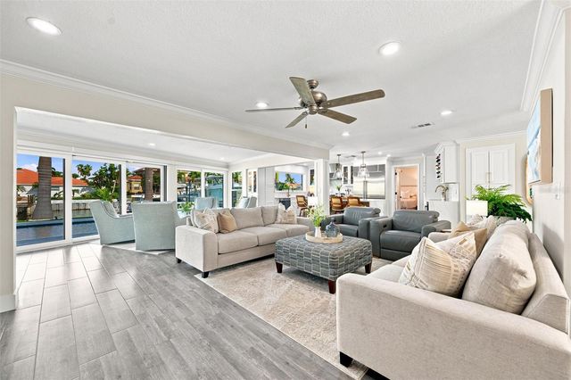 2022 HAWAII AVENUE NE, St Petersburg, FL 33703