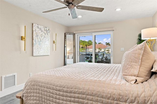 2022 HAWAII AVENUE NE, St Petersburg, FL 33703