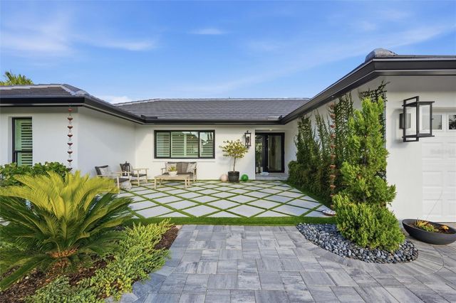 2022 HAWAII AVENUE NE, St Petersburg, FL 33703