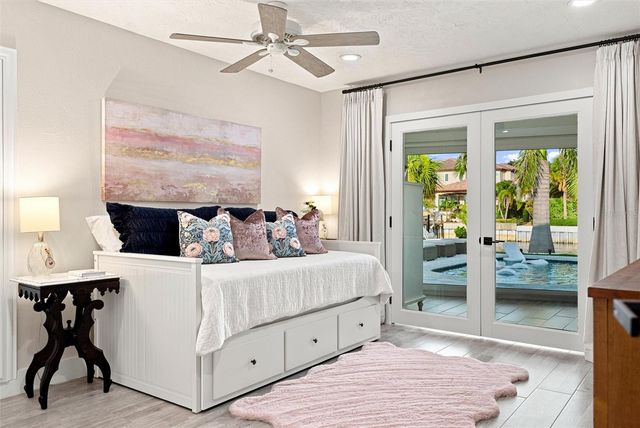 2022 HAWAII AVENUE NE, St Petersburg, FL 33703