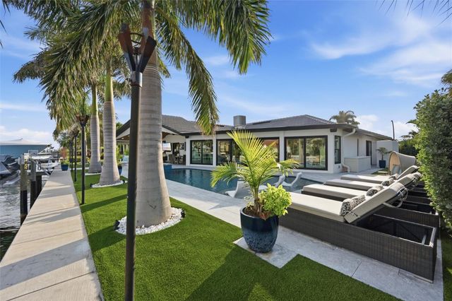 2022 HAWAII AVENUE NE, St Petersburg, FL 33703