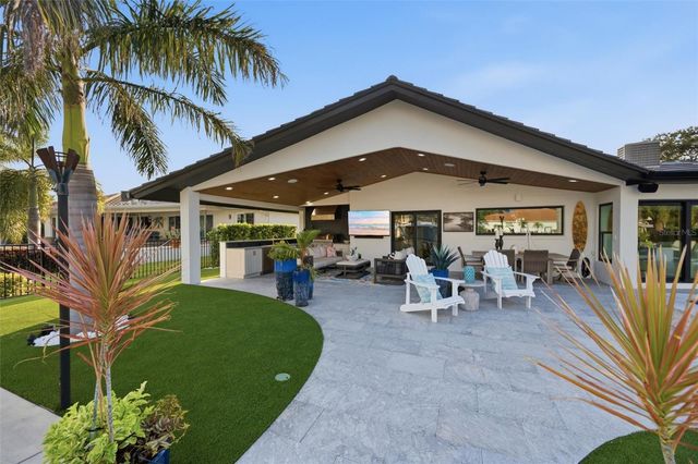 2022 HAWAII AVENUE NE, St Petersburg, FL 33703