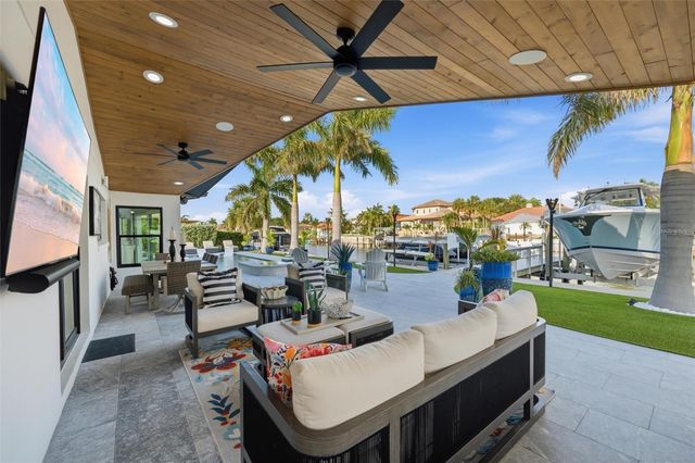 2022 HAWAII AVENUE NE, St Petersburg, FL 33703