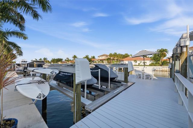 2022 HAWAII AVENUE NE, St Petersburg, FL 33703