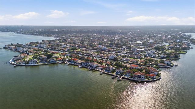 2022 HAWAII AVENUE NE, St Petersburg, FL 33703
