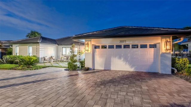 2022 HAWAII AVENUE NE, St Petersburg, FL 33703