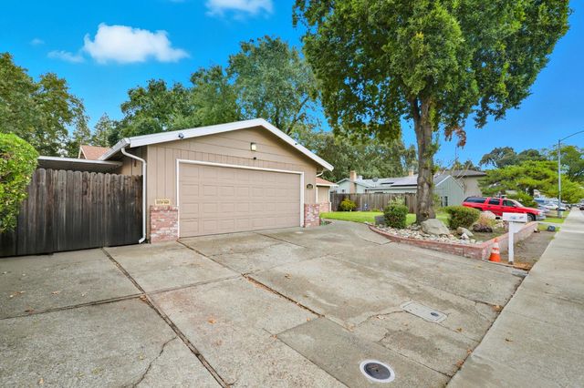 3803 W Creek Dr, Stockton, CA 95209