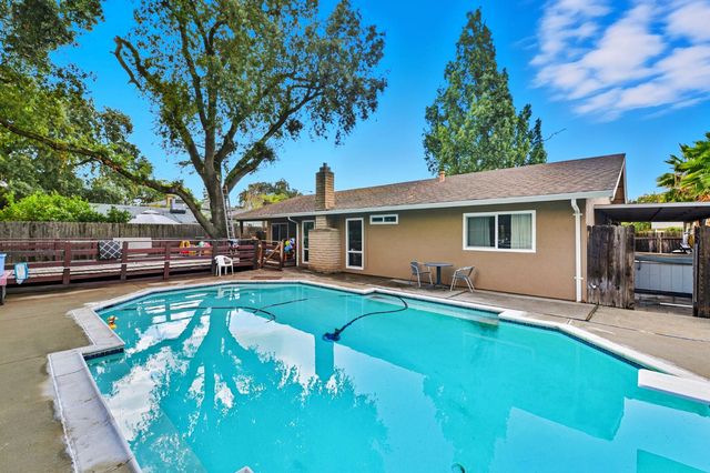 3803 W Creek Dr, Stockton, CA 95209