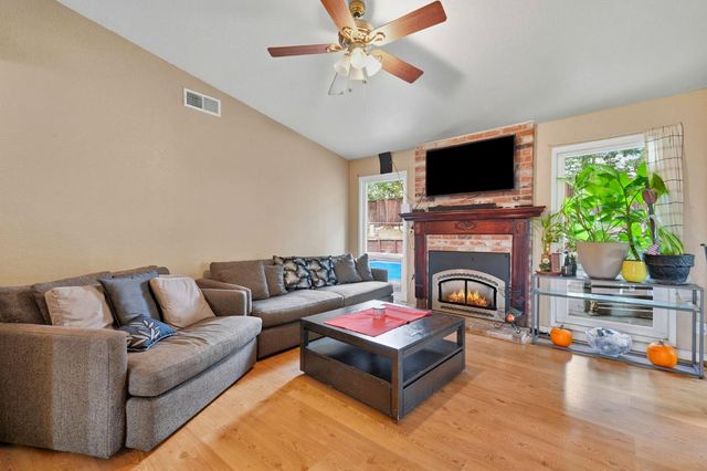 3803 W Creek Dr, Stockton, CA 95209