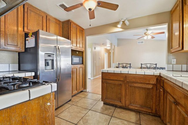 3803 W Creek Dr, Stockton, CA 95209