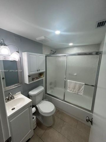 2 Briarwood Circle 112, Hollywood, FL 33024