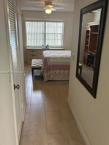 2 Briarwood Circle 112, Hollywood, FL 33024