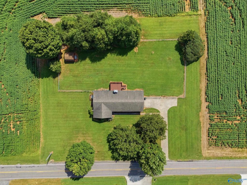 1035 Murphy Hill Road, Toney, AL 35773