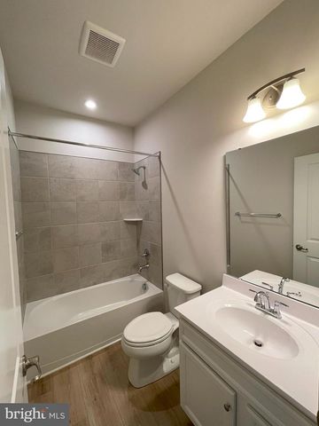 2 SIDNEY LN, Stratford, NJ 08084
