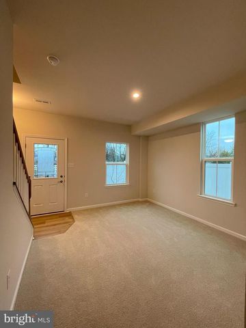 2 SIDNEY LN, Stratford, NJ 08084