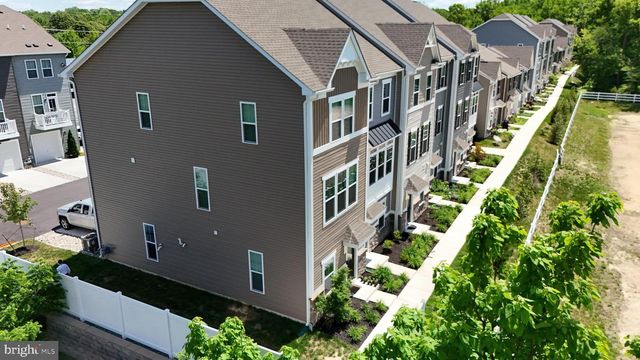 2 SIDNEY LN, Stratford, NJ 08084