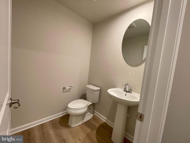 2 SIDNEY LN, Stratford, NJ 08084