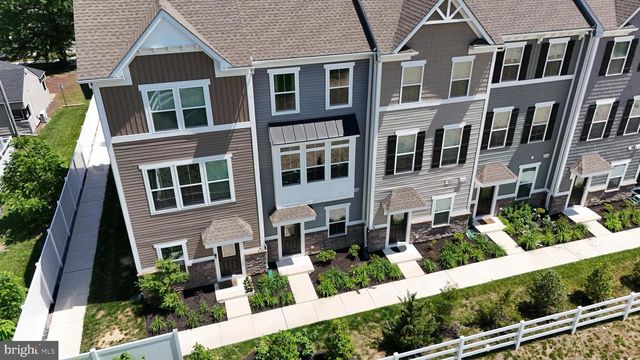2 SIDNEY LN, Stratford, NJ 08084