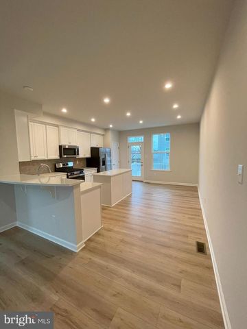 2 SIDNEY LN, Stratford, NJ 08084