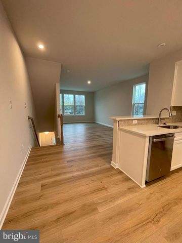 2 SIDNEY LN, Stratford, NJ 08084