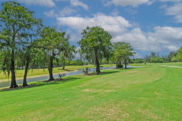 8003 Lagos De Campo Blvd 8003, Tamarac, FL 33321