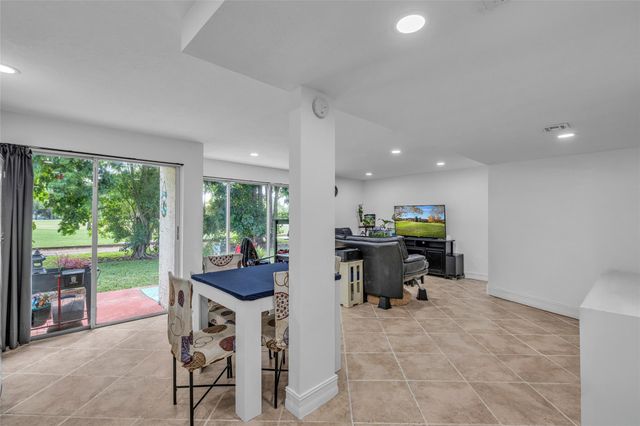 8003 Lagos De Campo Blvd 8003, Tamarac, FL 33321