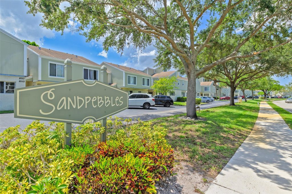 8003 Lagos De Campo Blvd 8003, Tamarac, FL 33321