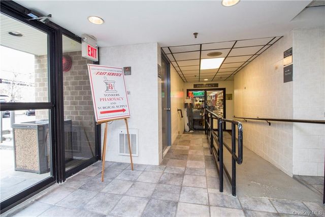 944 N Broadway, Yonkers, NY 10701