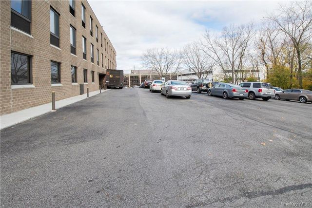 944 N Broadway, Yonkers, NY 10701