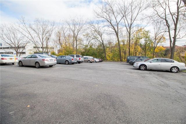 944 N Broadway, Yonkers, NY 10701
