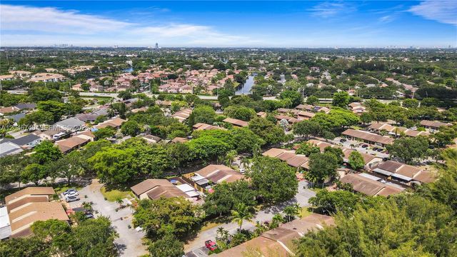 10311 Laurel Court, Pembroke Pines, FL 33026