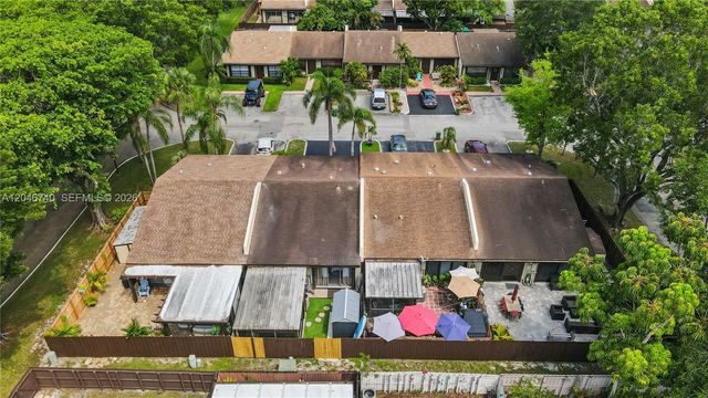 10311 Laurel Court, Pembroke Pines, FL 33026
