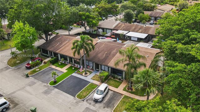 10311 Laurel Court, Pembroke Pines, FL 33026
