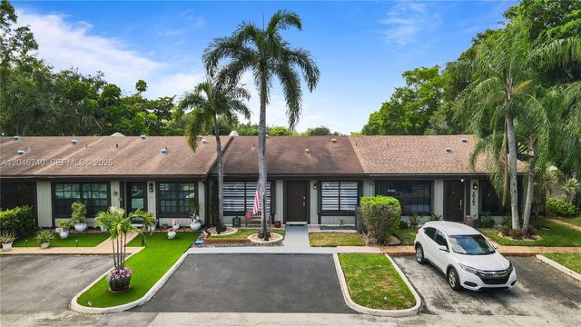 10311 Laurel Court, Pembroke Pines, FL 33026