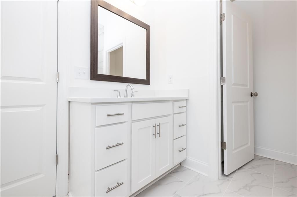 Image 32 of property listing at 4306 Burton Bend Way 150, Buford, GA 30518