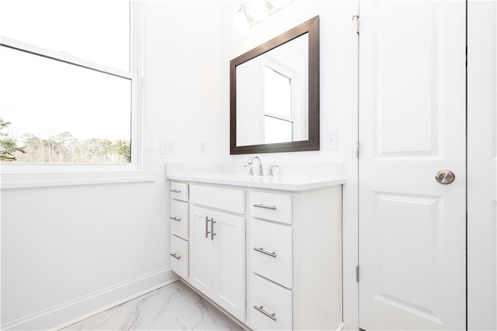 Image 33 of property listing at 4306 Burton Bend Way 150, Buford, GA 30518