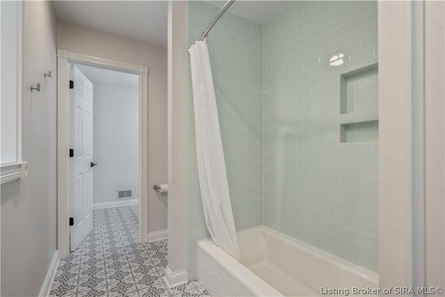 3016 Evanna Court, Floyds Knobs, IN 47119