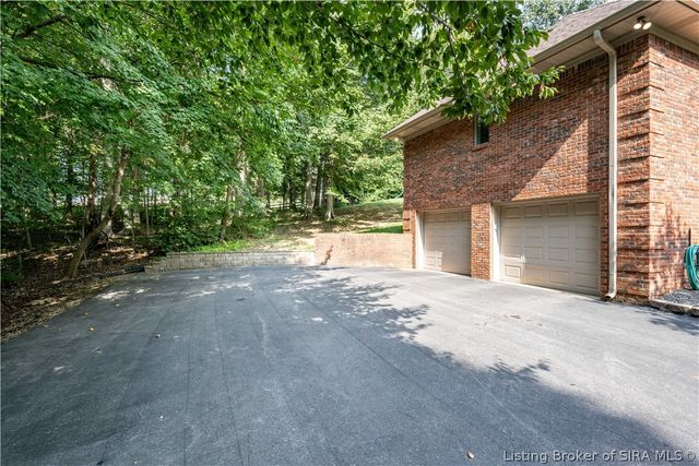3016 Evanna Court, Floyds Knobs, IN 47119