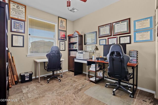 1041 FIREBOLT Place, El Paso, TX 79928