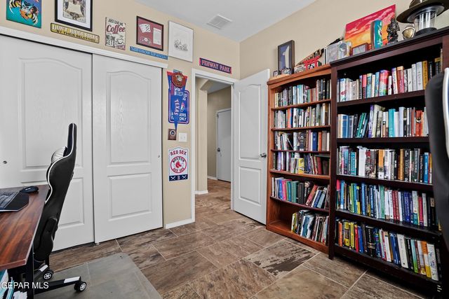 1041 FIREBOLT Place, El Paso, TX 79928