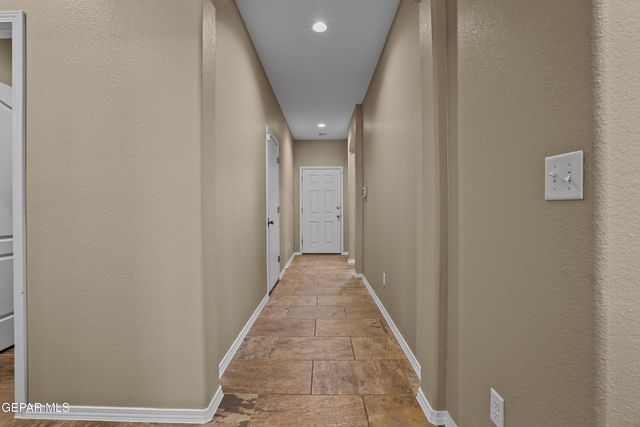 1041 FIREBOLT Place, El Paso, TX 79928