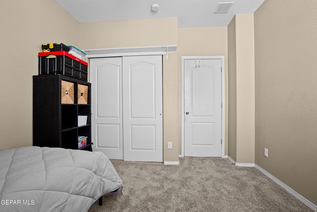 1041 FIREBOLT Place, El Paso, TX 79928